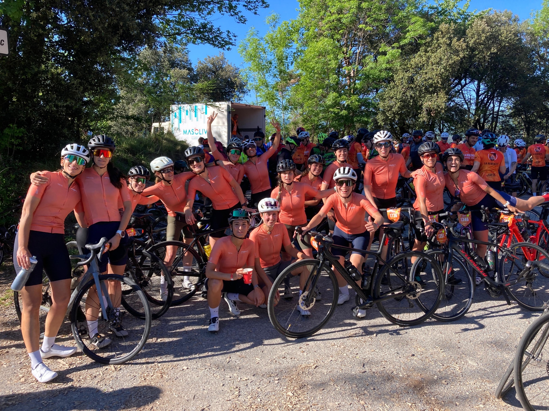 Sortida Fem: Els Àngels + el banc gegant 🚴♀️ cover image