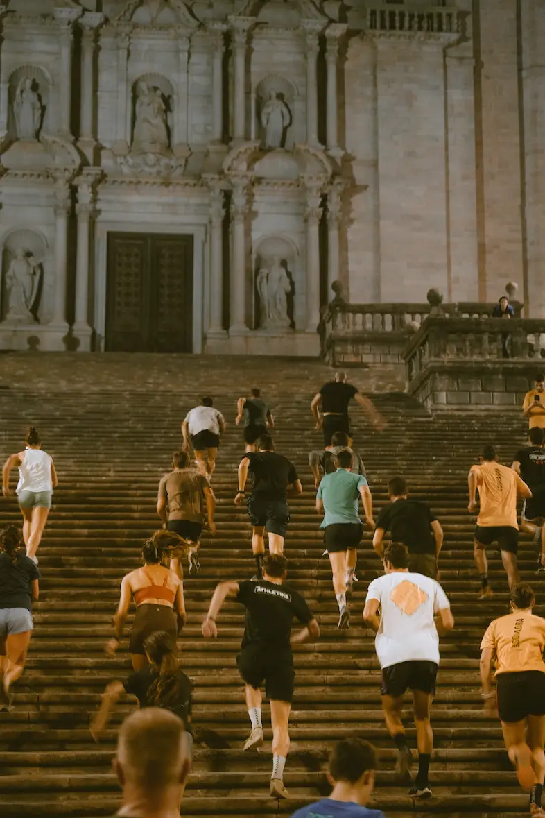 Squadra Social Run ascent to Girona Cathedral